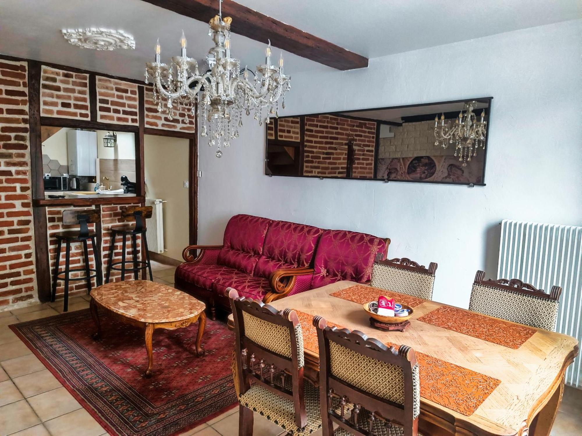 Maison Royale - Idealement Situee A * Blois