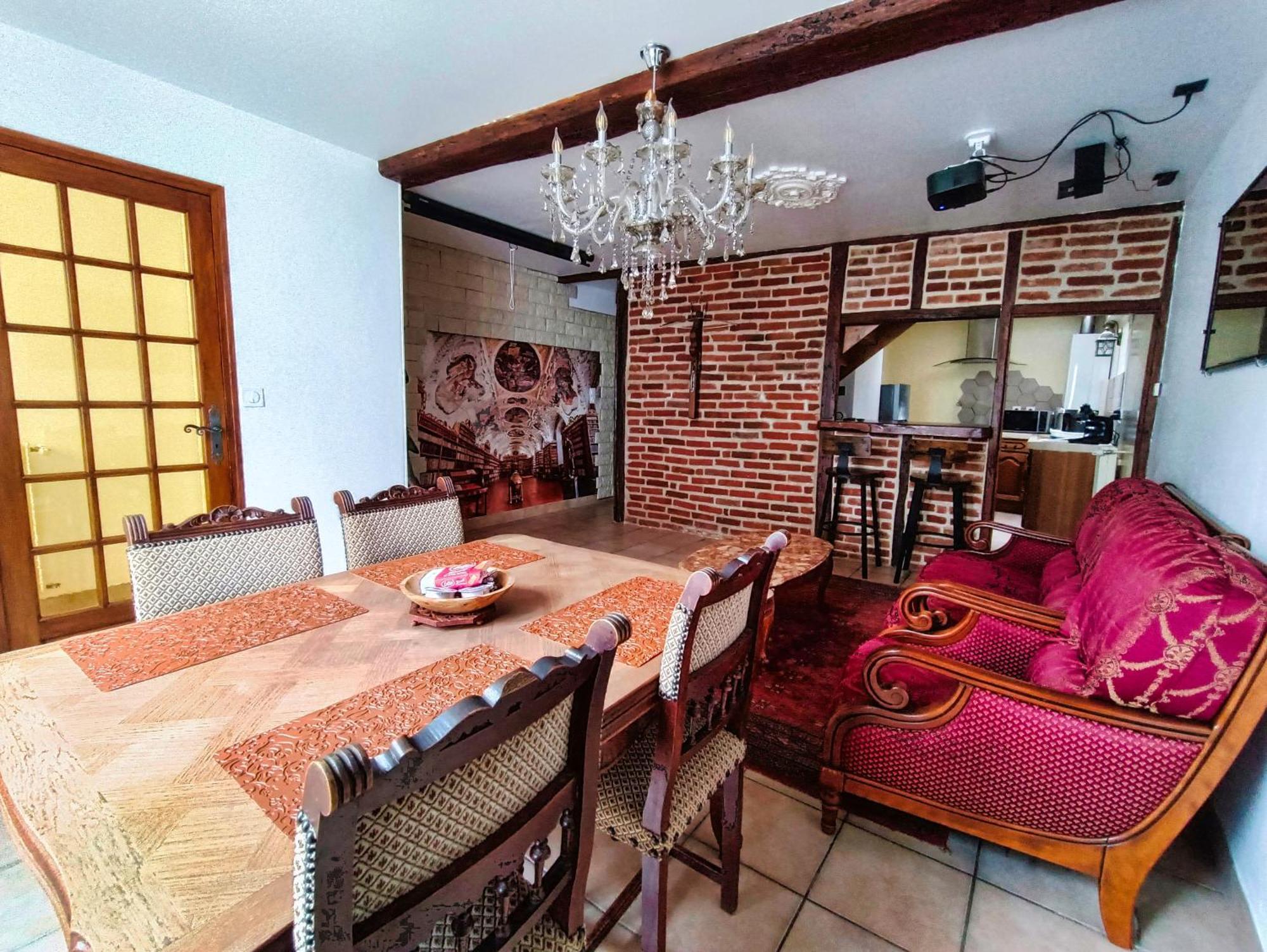 Apartment Maison Royale - Idealement Situee A *